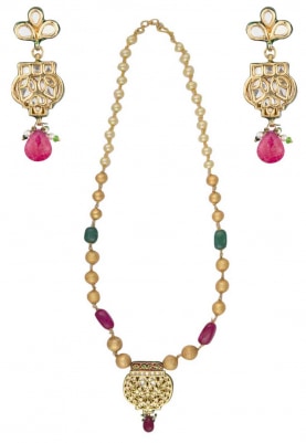 Gold Finish Kundan Studded Pendant In Beads String Necklace Set
