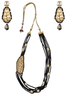 Gold Finish Kundan Studded Pendant In Black String Necklace Set