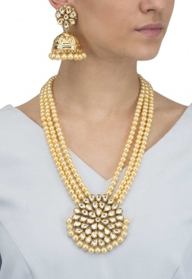Gold Finish Kundan Studded Circular Pendant Pearls Necklace Set