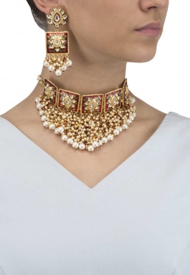 Gold Finish Kundan Studded and Pearl Bunch Necklace Set