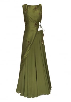 Green crop top with one side tie-up tassel jacket paired with flared umbrella skirt
